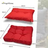 Two red cushions with dimensions indicated by measurement lines and text. Produktbild-Vorschau