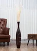Leewadee Hohe Bodenvase 85 cm aus Mangoholz in braun Produktbild-Vorschau 3