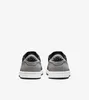 The rear view of a pair of Nike Jordan 1 Low OG "Shadow" sneakers against a white background. Produktbild-Vorschau