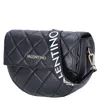 A black quilted handbag with a branded strap. Anteprima dell’immagine prodotto