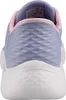 Das Bild zeigt einen hellblauen Freizeitschuh der von der Seite betrachtet wird. Der Schuh hat ein modernes Design mit einer strukturierten Oberfläche und einer sportlichen Silhouette. Produktbild-Vorschau