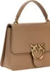 A close-up studio shot of a handbag. Náhled obrázku produktu