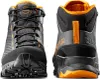 Schwarze Wanderschuhe "Stream GTX" von La Sportiva mit orangefarbenen Akzenten; Vorder- und Rückansicht. Podgląd zdjęcia produktu