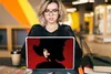 MuchoWow® Laptop Aufkleber Sticker Cover Rot - Frau - Produktbild-Vorschau 5