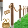 A product image showing a wooden fence post with rope and a metal stake, set against a white background and a grassy foreground. Anteprima dell’immagine prodotto