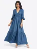 Langes Damenkleid mit Glockenärmeln, V-Ausschnitt und Produktbild-Vorschau 2