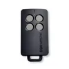 A black remote control with four gray buttons and a loop for a keychain, set against a white background. Anteprima dell’immagine prodotto
