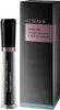 A product shot of an eye serum and its packaging. Anteprima dell’immagine prodotto