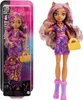 A Monster High doll, Clawdeen Wolf, is shown in her packaging on the left and outside of her packaging on the right. Voir les images du produit