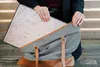 MuchoWow® Laptop Hülle 15 Zoll Blasen in einem hellrosa Produktbild-Vorschau 7