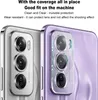 Close-up of two phone cases, one silver and one purple, showcasing the camera lens protection. Anteprima dell’immagine prodotto