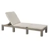 A single outdoor chaise lounge with a cushion, shown from a side angle against a white background. Voir les images du produit
