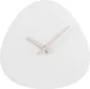 A white, organically shaped wall clock with two light-colored hands. Voir les images du produit