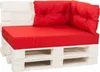 A white pallet sofa with red cushions. Anteprima dell’immagine prodotto