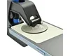 A close-up view of a suction cup tool attached to a smartphone. Produktbild-Vorschau