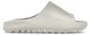 Yeezy YZY Slide YS-01, couleur crème, taille US 10 - EU Voir les images du produit 1