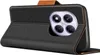 A close-up view of a black flip case for a smartphone, showing the camera cutout and a brown accent. Voir les images du produit