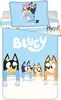 A Bluey-themed duvet cover and pillowcase set displayed flat. Produktbild-Vorschau