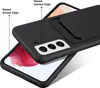 A black phone case with a card slot is shown on top of a smartphone. Anteprima dell’immagine prodotto
