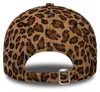 Polo della marca New Era, modello Wmns Leopard Cord 9forty, Anteprima dell’immagine prodotto 2