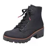 A single black boot on a white background. Produktbild-Vorschau
