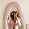 LunaMirror Cleo staande spiegel 160 x 60 cm, organische wolkvorm, gestoffeerd fluwelen frame, roze – afbeelding 3 Productafbeelding-voorbeeld