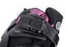 A close-up view of the buckle and strap of a black inline skate with pink accents. Voir les images du produit