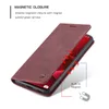 A red flip phone case is shown with the cover open, revealing the phone screen inside. Arrows indicate magnetic closure. Produktbild-Vorschau