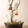 Goebel Hängeornament Hasenmädchen Mamas Liebling, Steingut, Produktbild-Vorschau 2
