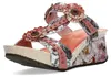 Laura Vita Damen Pantolette mit Nieten Plateau und Produktbild-Vorschau 2