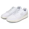 A pair of white Champion low-top sneakers. Produktbild-Vorschau