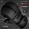 A close-up of a black RDX MMA glove with text overlays highlighting features and certifications. Voir les images du produit