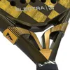 Close-up view of the neck and head of a black and gold padel racket. Produktbild-Vorschau