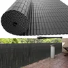 A rolled-up privacy screen is shown in the top half of the image, and a privacy screen installed on a balcony or patio is shown in the bottom half. Produktbild-Vorschau