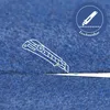 Rasenteppich wird mit einem Cuttermesser zugeschnitten Produktbild-Vorschau
