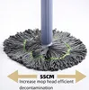 A close-up view of a mop head with a blue handle, set against a white background. Text and arrows indicate the size and effectiveness of the mop head. Voir les images du produit