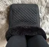 Chancelière Chauffe-pieds Tissu piqué Noir Peau d'agneau Voir les images du produit 5