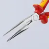A close-up shot of the jaws of a pair of long-nose pliers. Anteprima dell’immagine prodotto