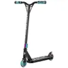 A black freestyle scooter with teal handlebars and rainbow-colored accents on the wheels and clamp. Voir les images du produit