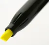 Close-up of the tip of a black highlighter pen with a yellow tip. Náhled obrázku produktu