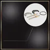 A close-up view of kitchen cabinet hardware and a siphon, presented in a circular inset against a dark, gradient background with decorative gold trim. Produktbild-Vorschau