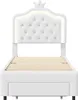 A white bed frame with a tufted headboard and a crown detail. Voir les images du produit