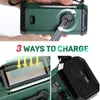 A collage of images showing a green emergency radio and its charging features. Anteprima dell’immagine prodotto