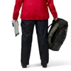 Dame in roter Jacke und schwarzen Hosen; hält eine Karte und eine schwarze Tasche; trägt Hardshellhosen von Berghaus. Anteprima dell’immagine prodotto