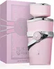 A pink perfume bottle and its matching box are displayed against a white background. Voir les images du produit