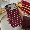 Polka Dots (Burgundy)  - Kompatibel mit iPhone 15 Plus Produktbild-Vorschau 5