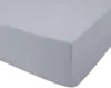 A close-up, angled view of a light gray fitted sheet. Náhled obrázku produktu