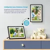 A digital photo frame is shown on a dresser with two teddy bears next to it. Another digital photo frame is mounted on the wall above. Produktbild-Vorschau