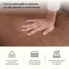A hand pressing into a brown textured cushion, with informational icons and text below. Anteprima dell’immagine prodotto