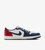 A single Nike Air Jordan 1 Retro Low shoe is shown against a white background. Voir les images du produit